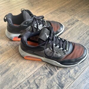 Air Jordan Max 200 'Black Solar Flare' (8.5) CD6105-008